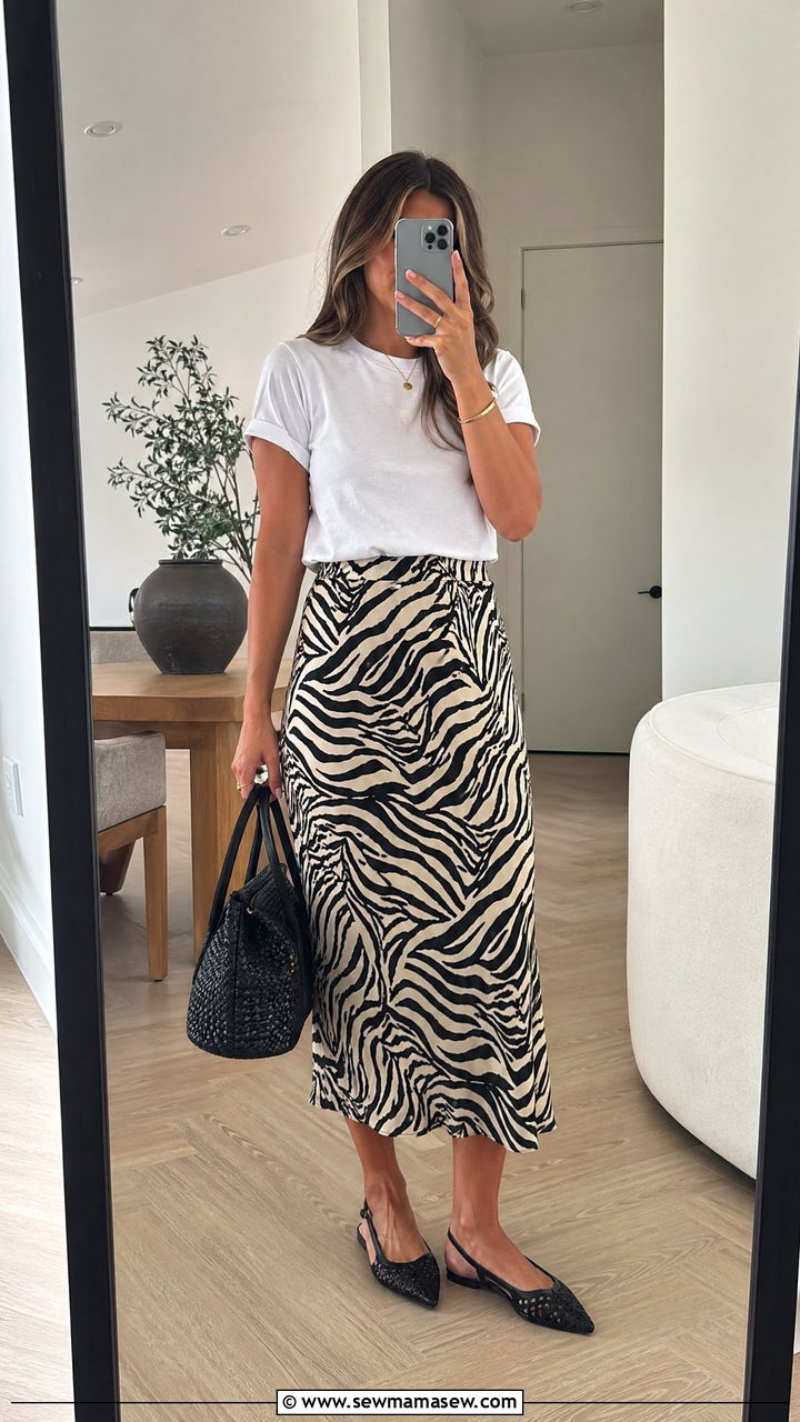Animal print skirt and white tee outfit 2026 - 35 spring outfits 2026 women