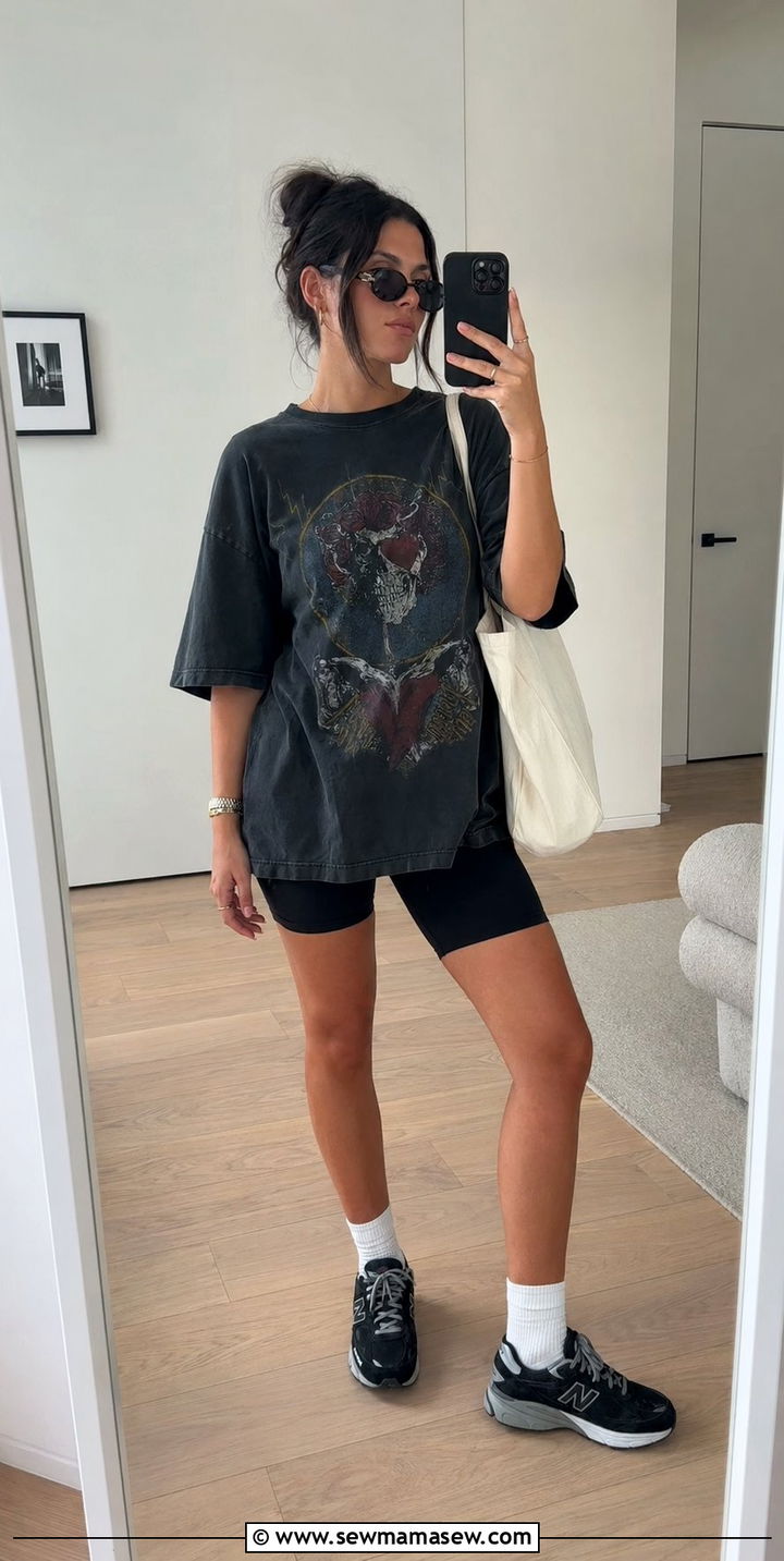 Black Biker Shorts and Graphic Tee Outfit - 30 Black shorts outfit ideas