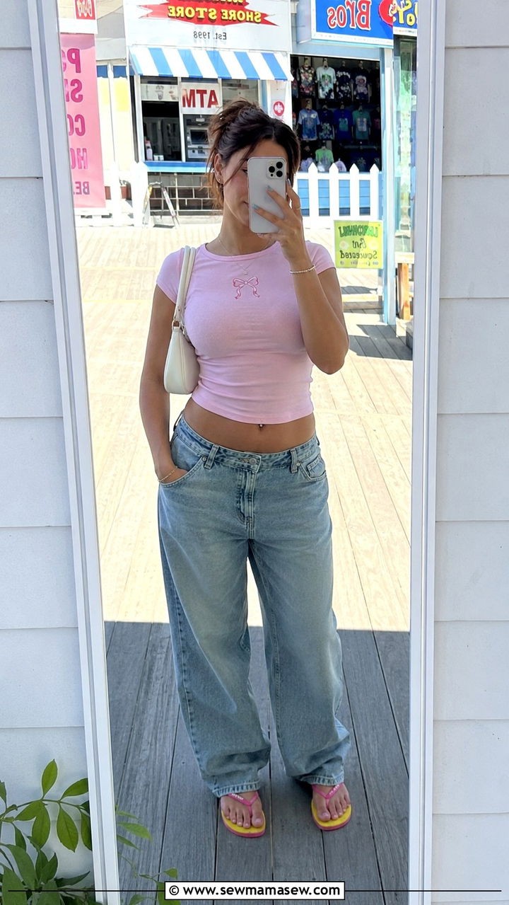 Baby Tee and Wide Leg Jeans - 30 Spring outfits with wide leg jeans