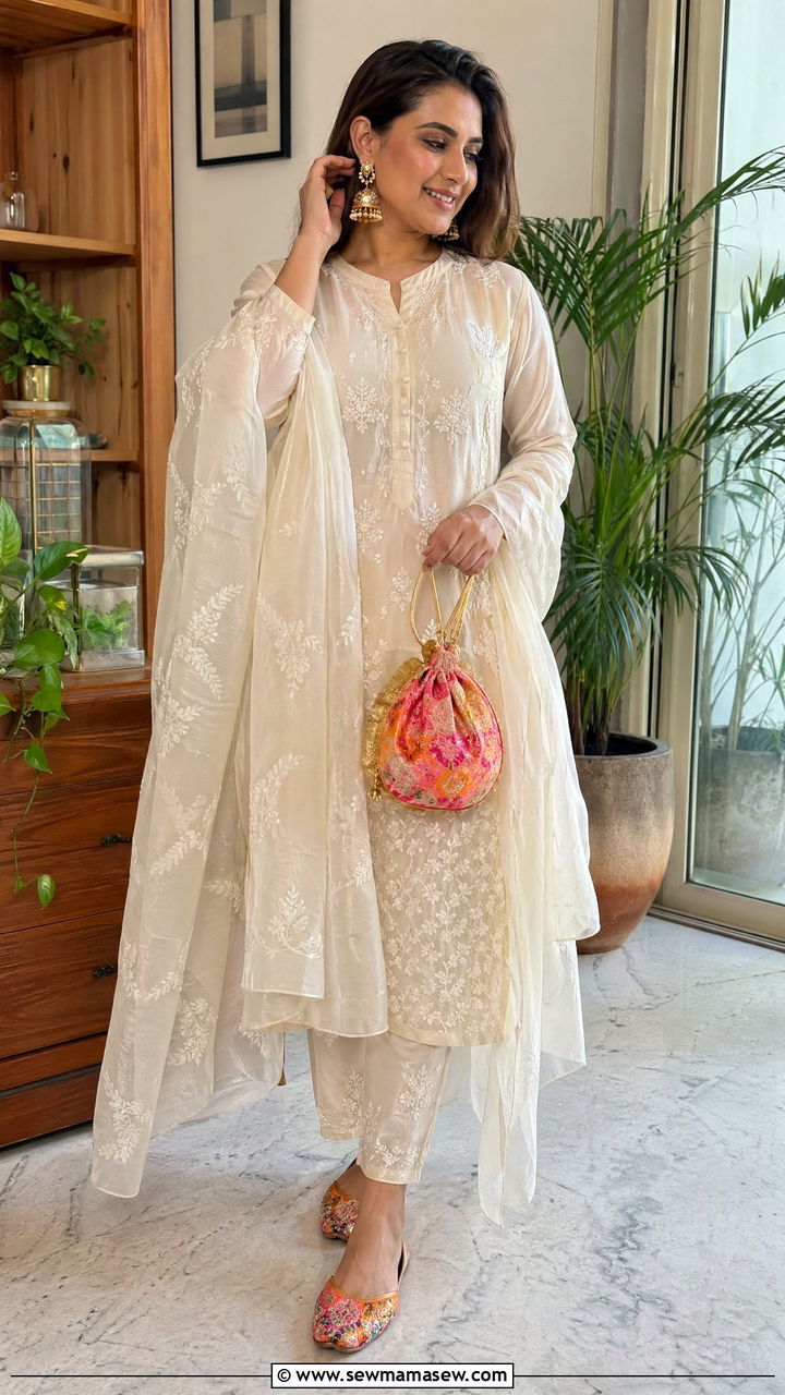 Chikankari Kurta Set - 35 Diwali outfit ideas
