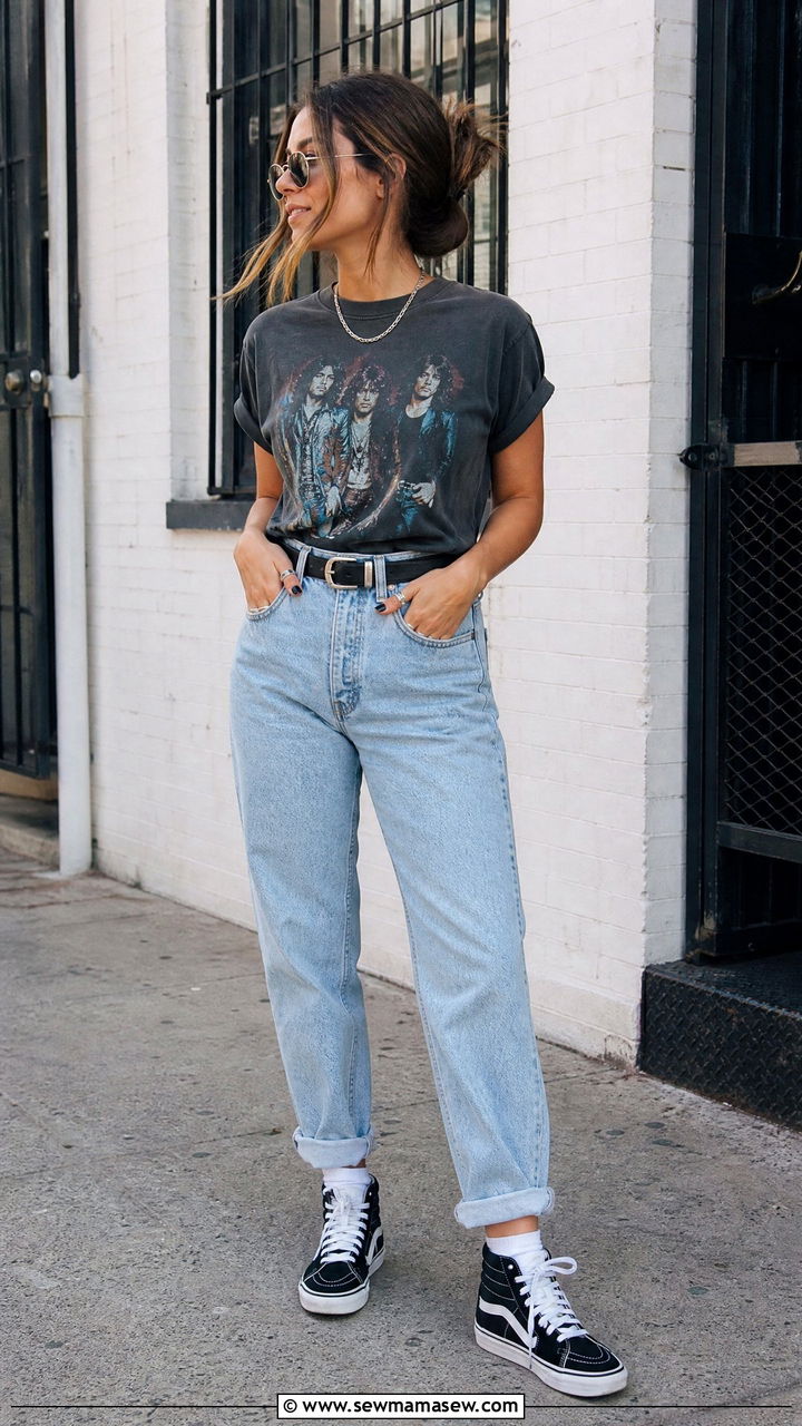 Graphic Tee With Mom Jeans And Retro Sneakers - 25 Spring outfits with mom jeans