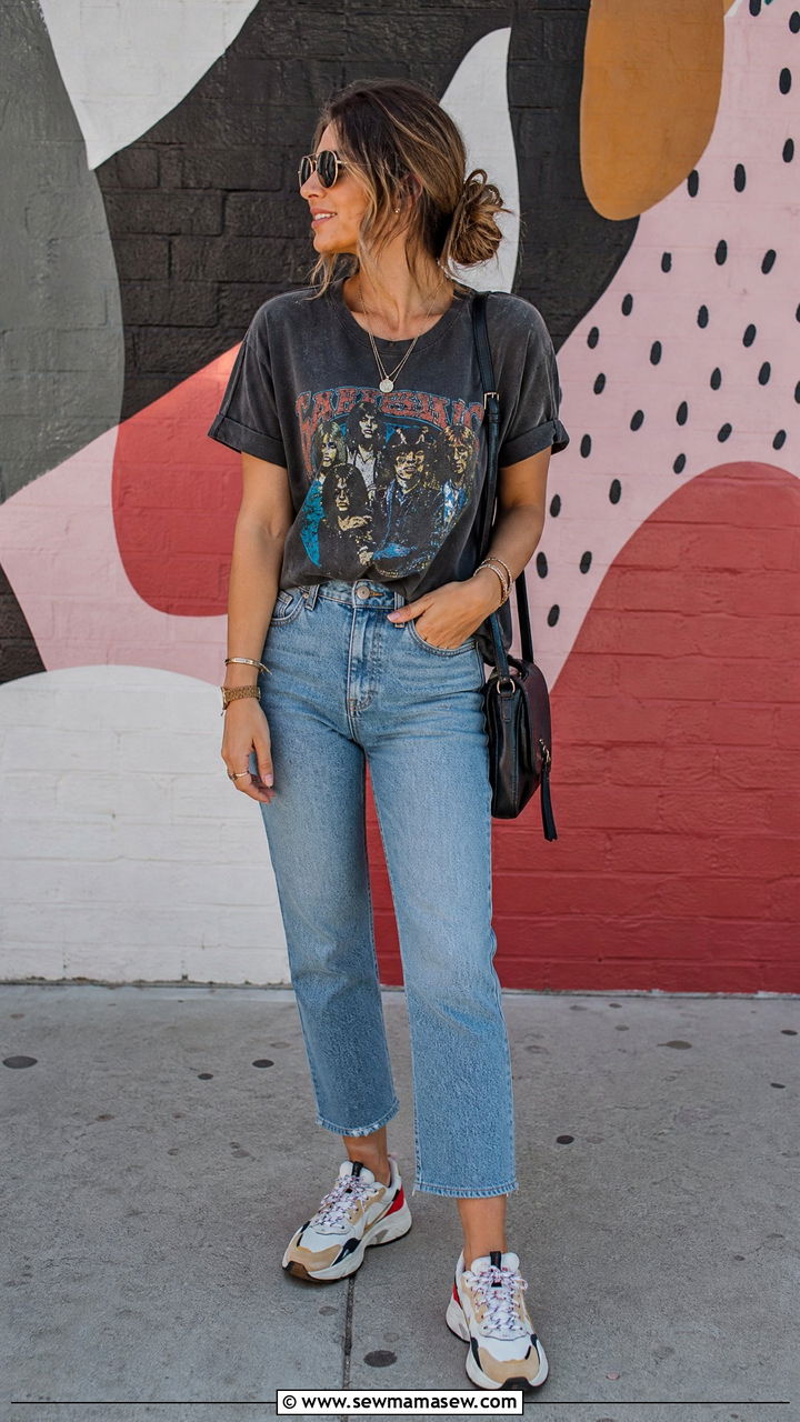 Graphic tee and chunky sneakers with cropped jeans - 25 How to style cropped jeans
