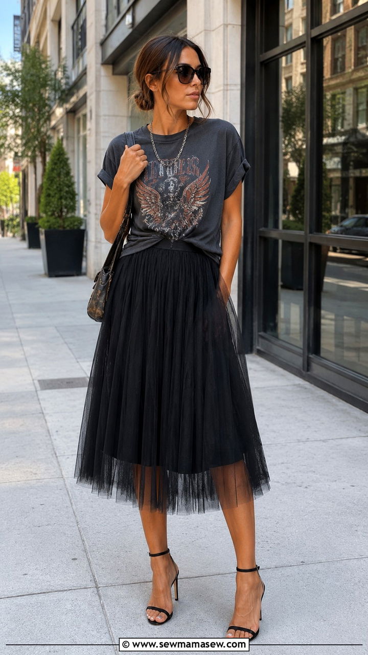 Graphic tee with tulle skirt and heels - 25 Tulle skirt outfit ideas with heels