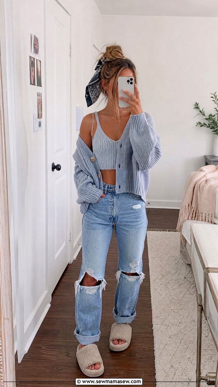 Knit Cardigan Set and Distressed Jeans Game Outfit - 25 Gameday outfit ideas high school