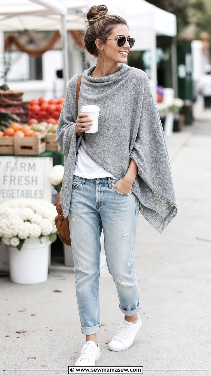 Poncho with white jeans and wedge sandals - 40 Poncho outfit ideas