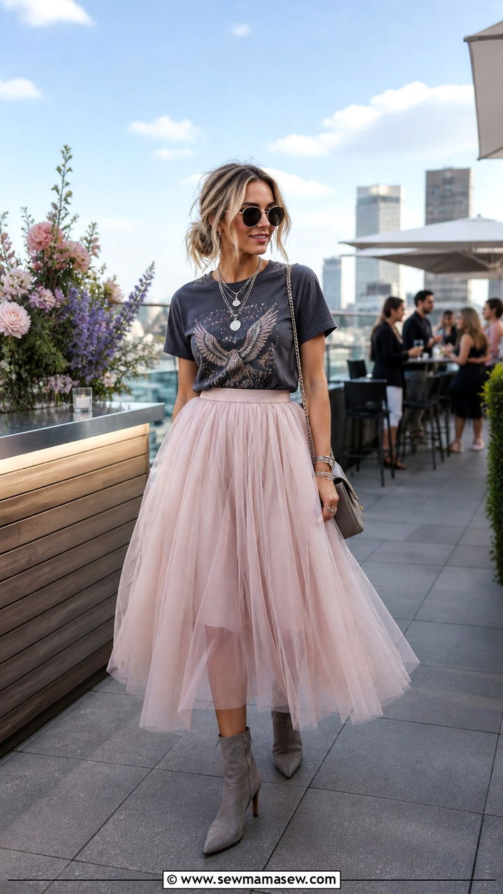 Tulle Midi Skirt And Graphic Tee - 40 Spring rooftop outfits