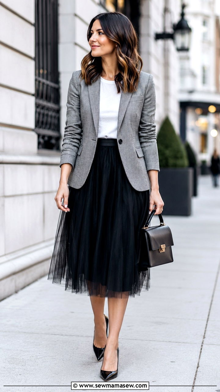 Tulle skirt with blazer and pumps - 25 Tulle skirt outfit ideas with heels