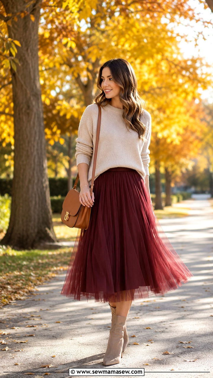 Tulle skirt with cashmere sweater and heels - 25 Tulle skirt outfit ideas with heels