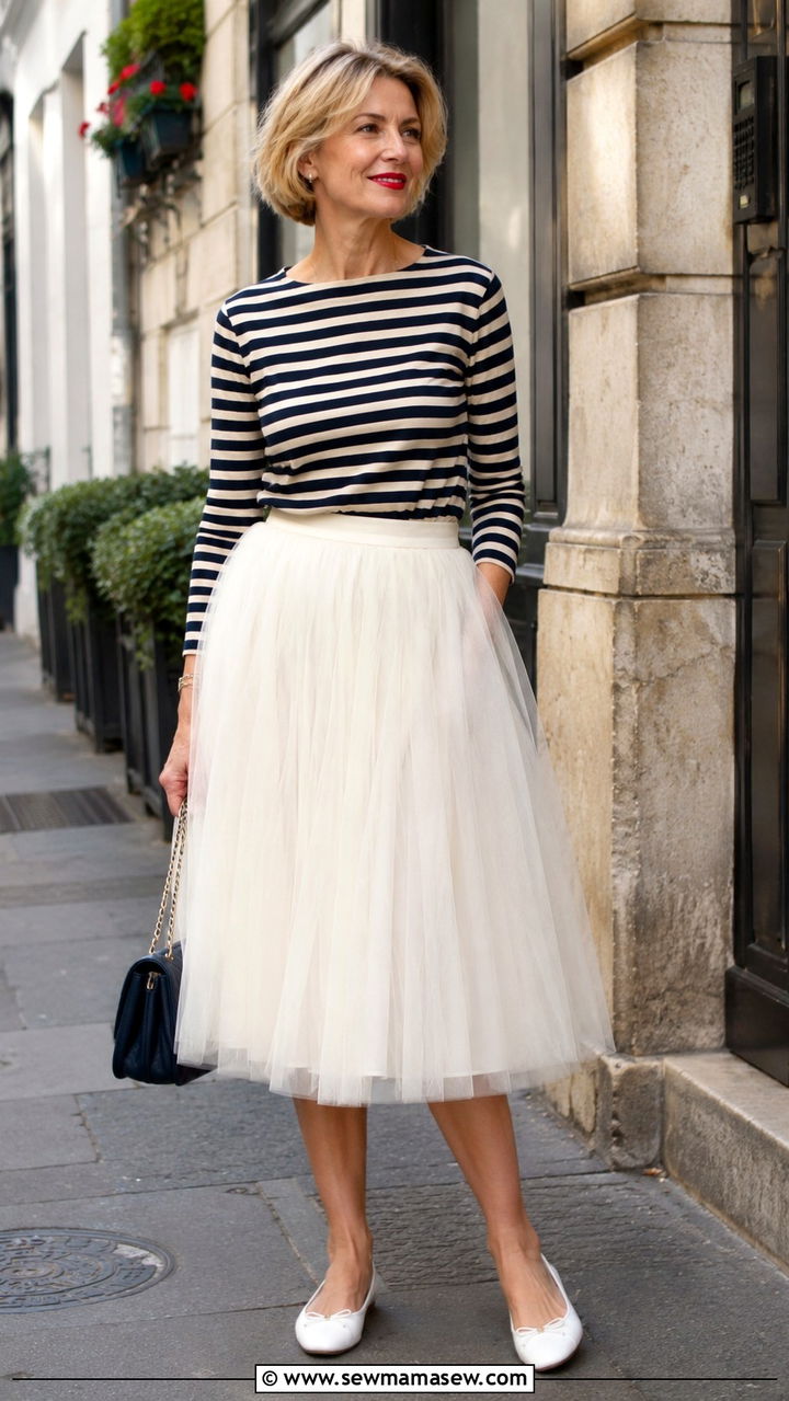 Tulle skirt with striped tee outfit - 25 Tulle skirt outfit ideas for women over 40