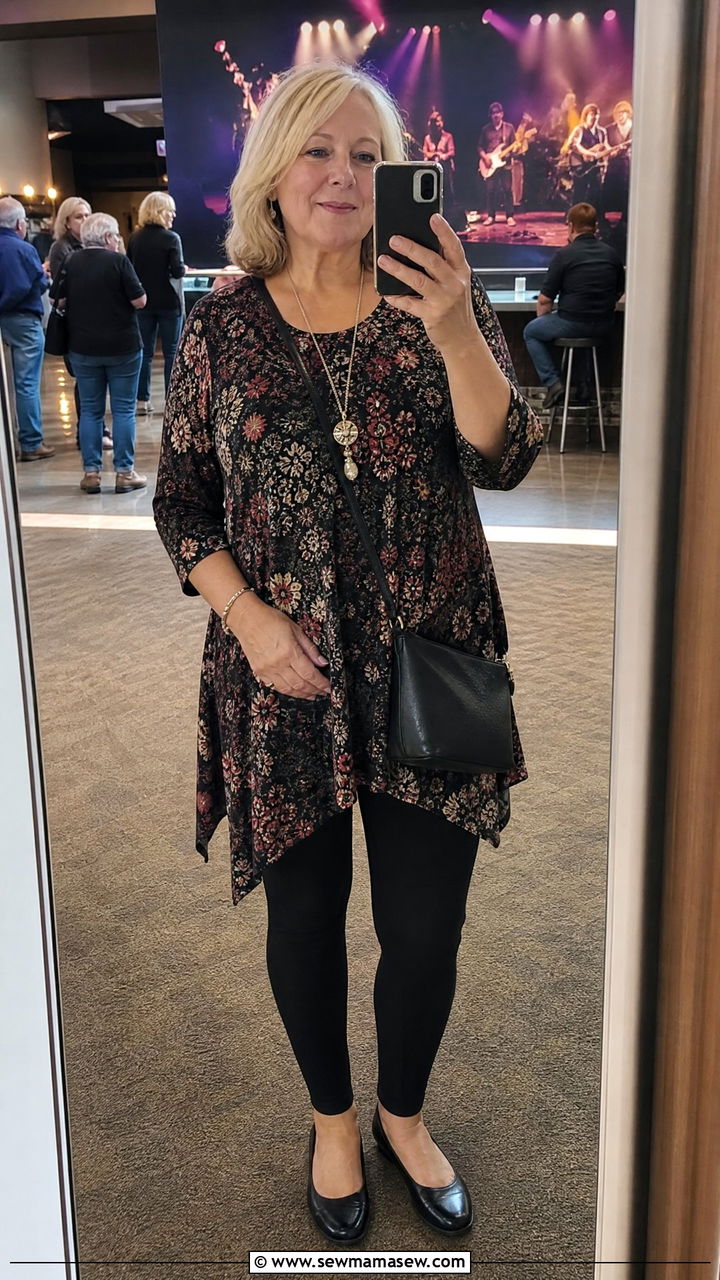Tunic Top With Black Leggings Outfit - 30 Concert outfit ideas for women over 50