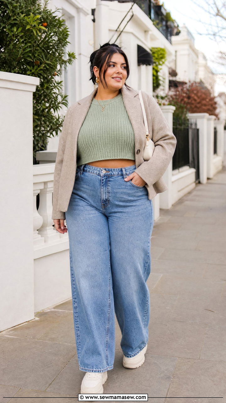 Plus Size Cropped Sweater With High Waist Jeans - 20 plus size sweater weather outfit ideas
