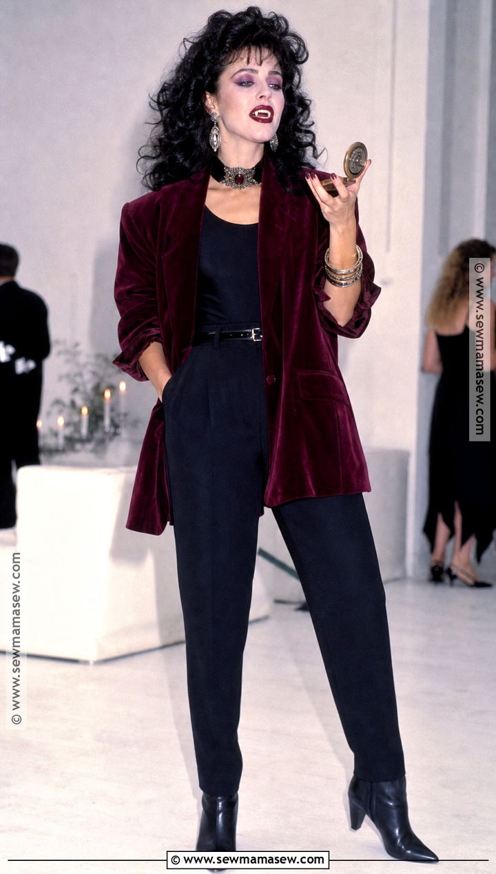 1980s Vampire Costume With Velvet Blazer - 30 Halloween Vampire Costumes for Women