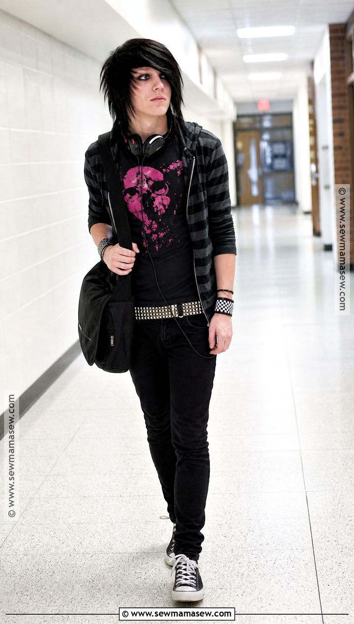 2000s Emo Costume - 35 alt halloween costume ideas