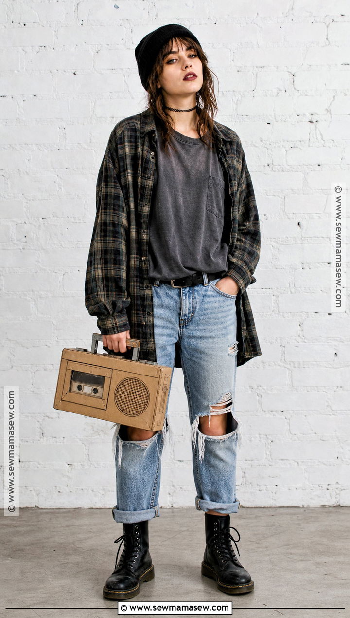 90s Grunge Costume With Flannel Shirt - 35 Halloween Costumes Easy Last Minute
