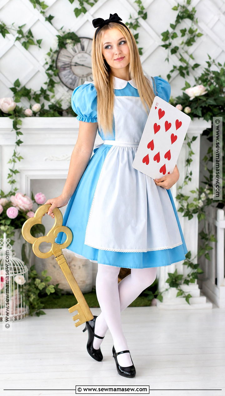 Alice Costume With Blue Dress - 50 simple halloween costumes