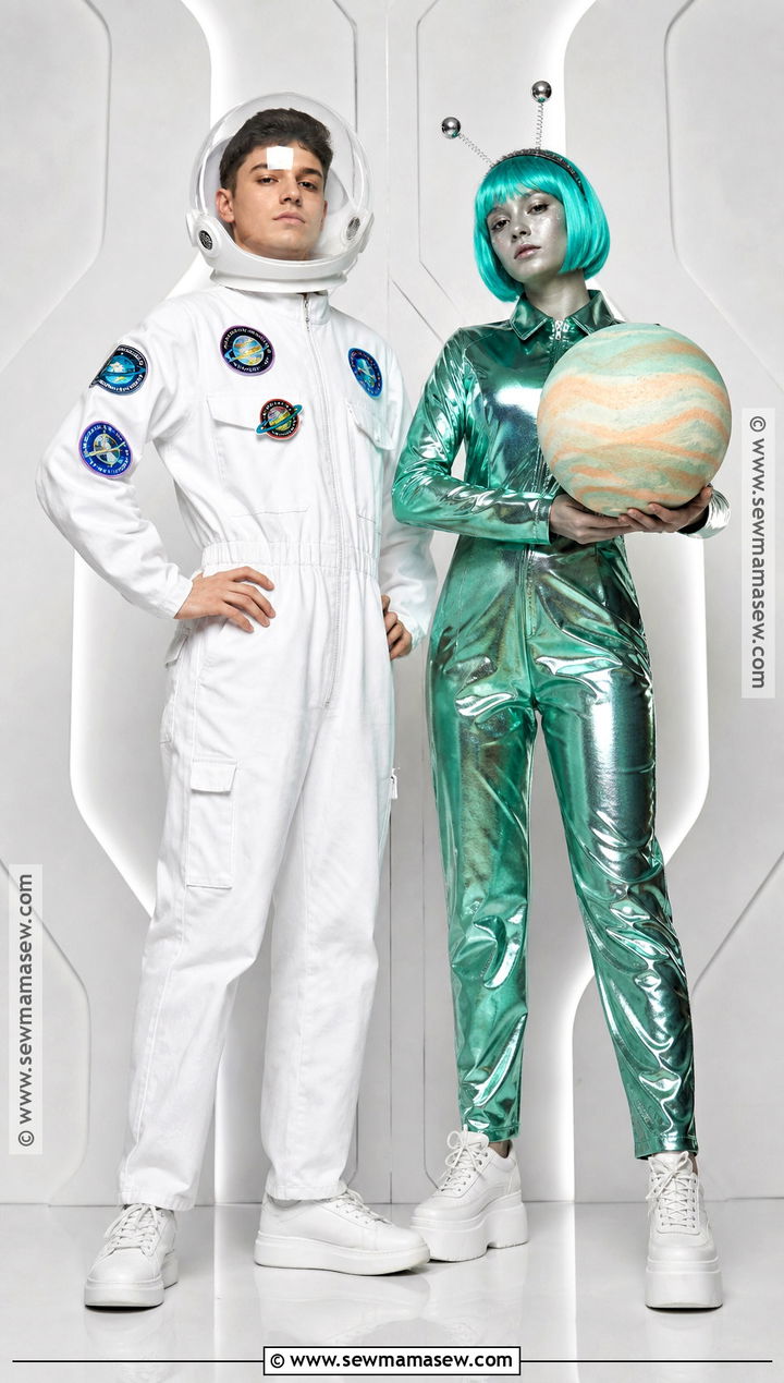 Alien And Astronaut Costume - 40 halloween costumes for 2