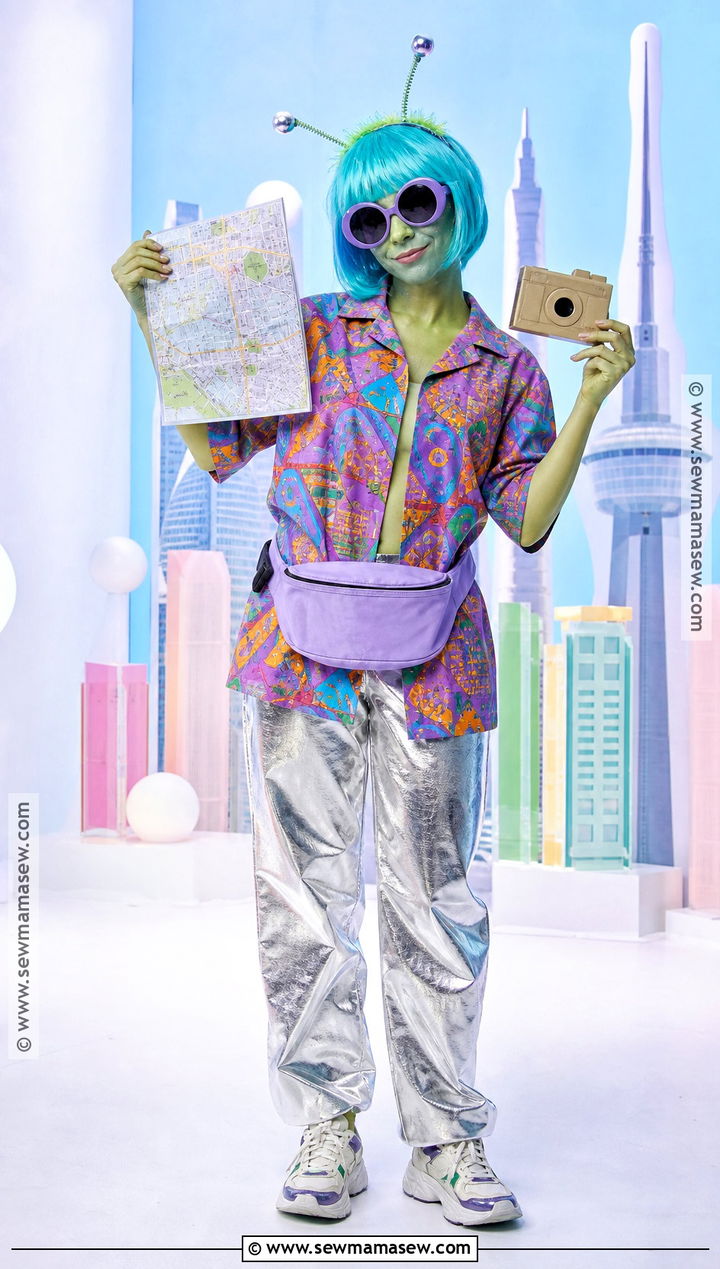 Alien Tourist Costume - 50 men in black costume ideas