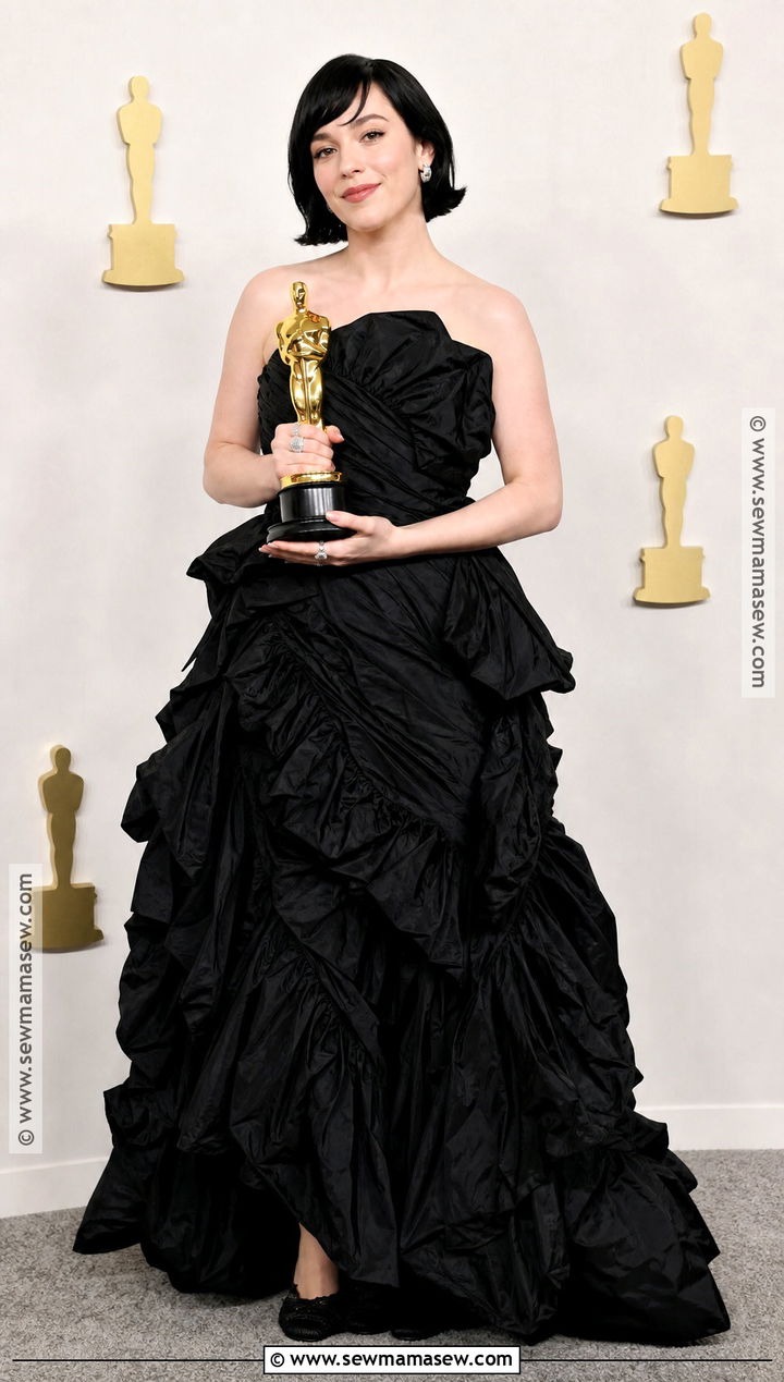 Billie Eilish 2022 Oscars Black Ruffle Gown Costume - 30 billie eilish halloween costume ideas