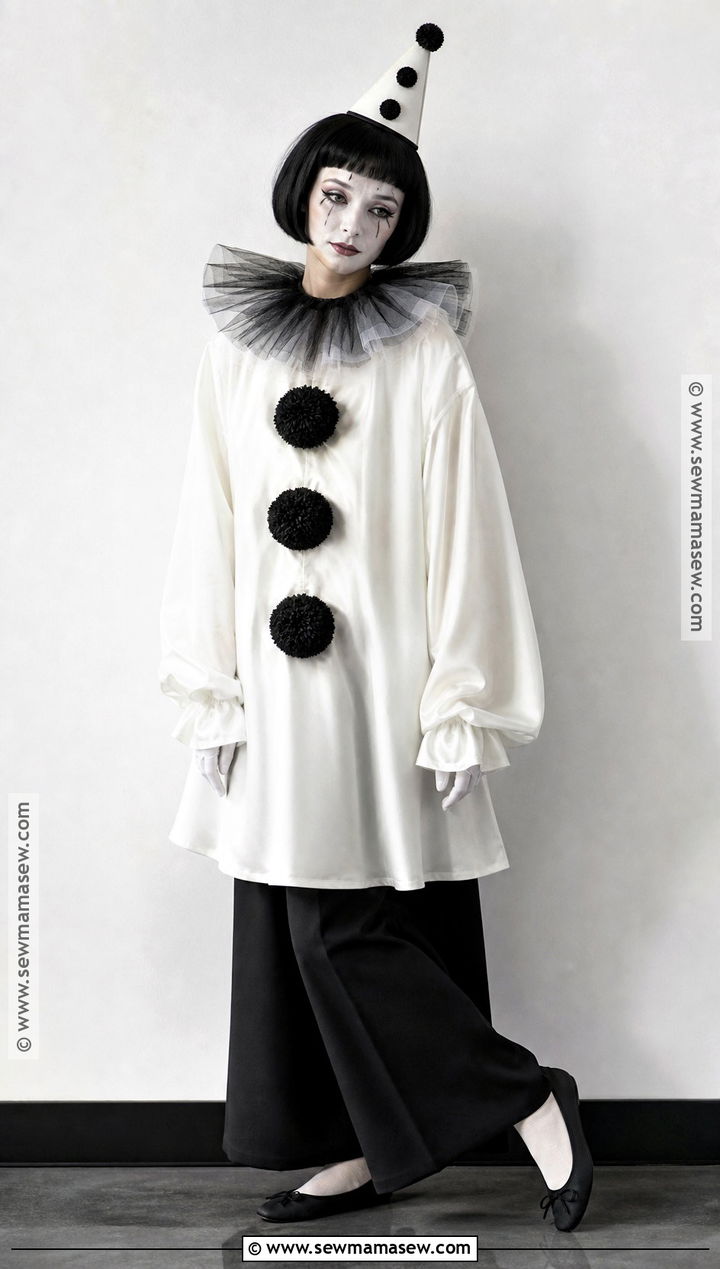 Black And White Pierrot Clown Costume - 30 Costume Clown Ideas