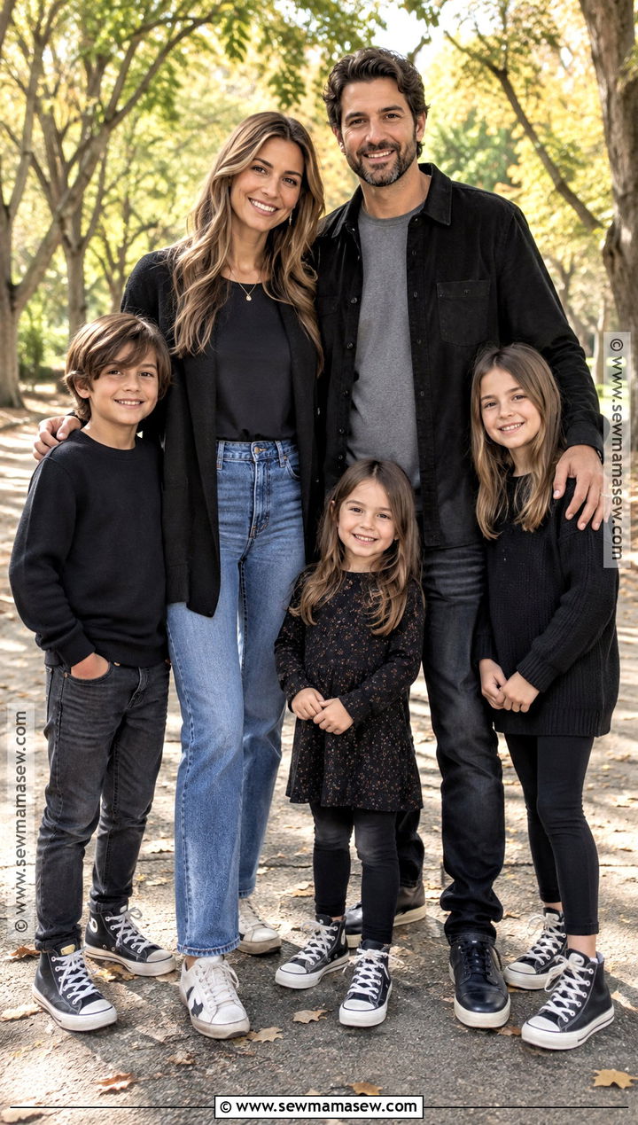 Casual Black Fall Family Picture Outfit - 15 fall family pictures black outfits