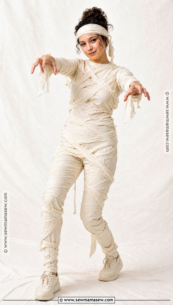 Easy Mummy Costume - 35 easy halloween costume ideas