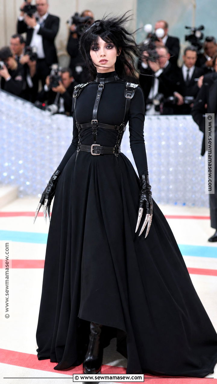 Elegant Edward Scissorhands Costume With Black Gown - 30 Edward Scissorhands Costume Ideas for Women