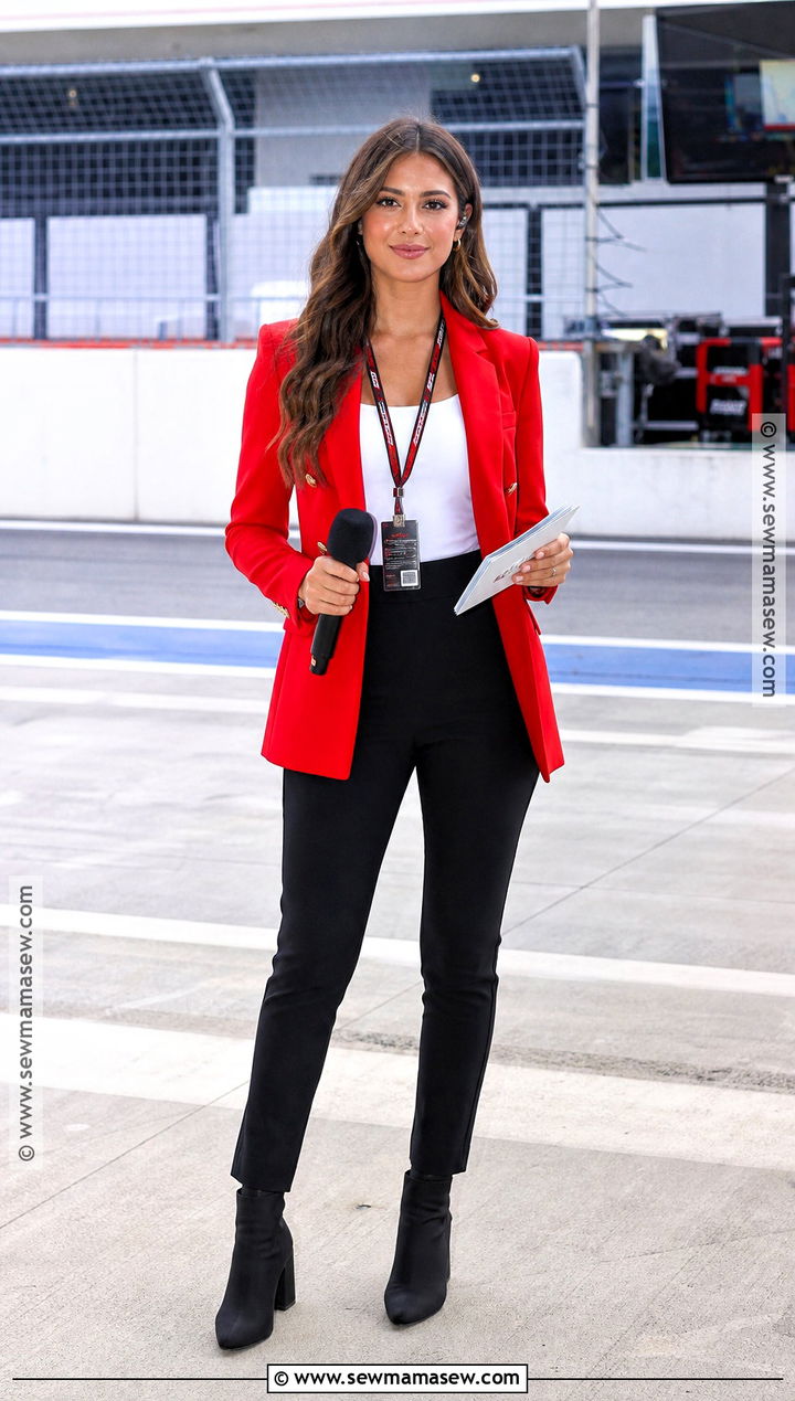 F1 Paddock Reporter Costume - 30 F1 Halloween Costume Ideas for Women