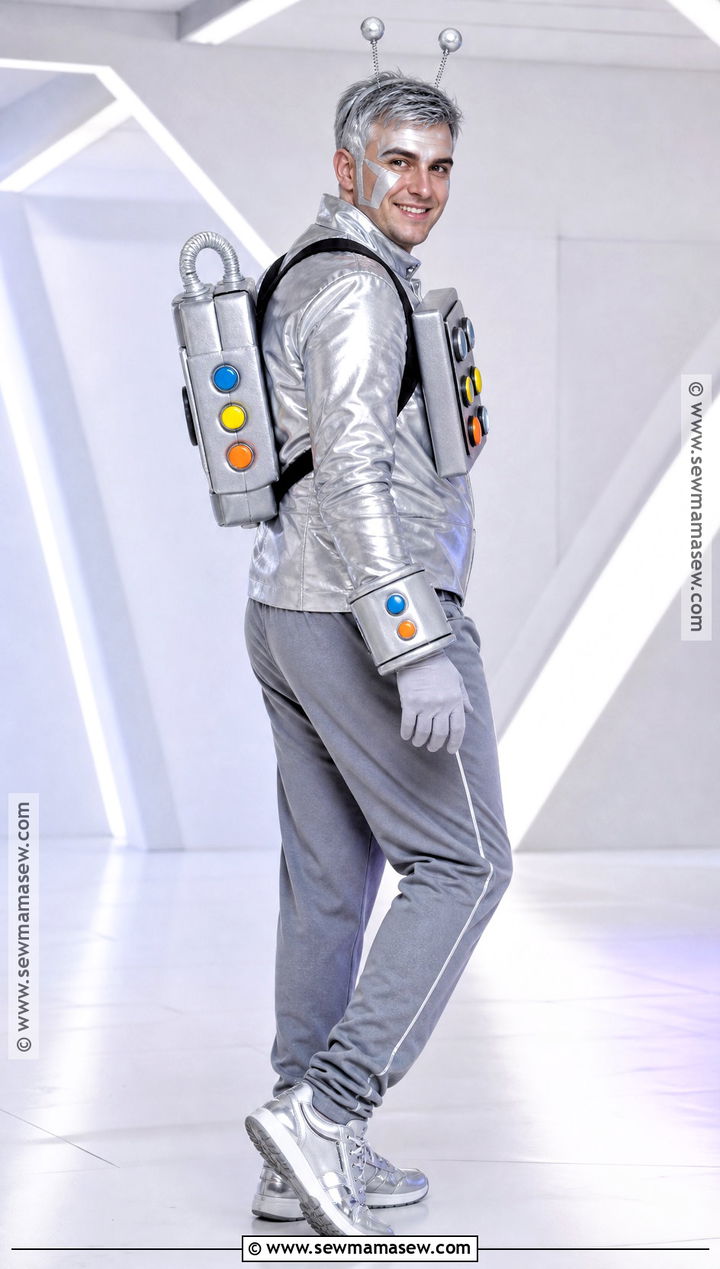 Friendly Robot Costume With Silver Separates - 30 costume outfits