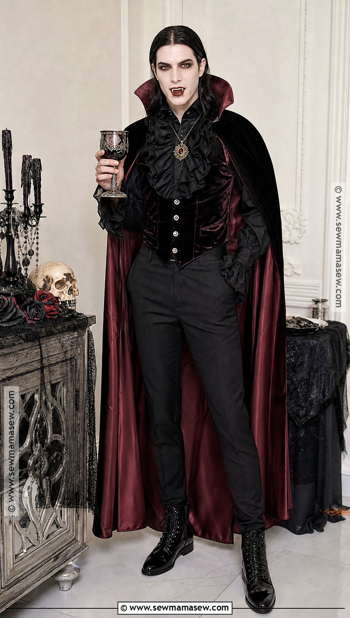 Gothic Vampire Costume With Velvet Cape - 35 dark halloween costumes