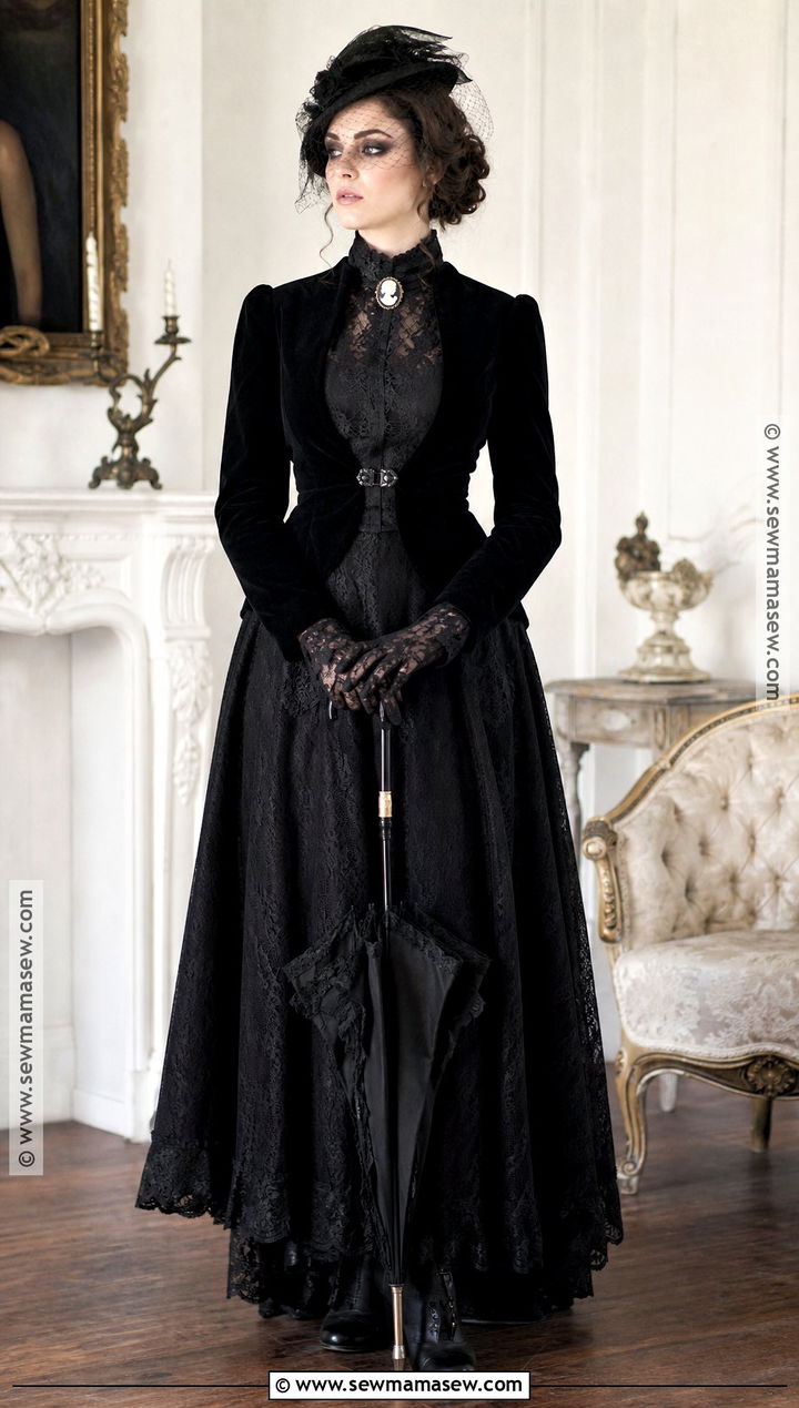 Haunted Victorian Lady Costume With Black Lace - 50 scary halloween costume ideas
