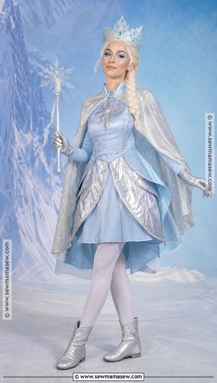 Ice Queen Cosplay With Blue Crystal Makeup - 30 maquillaje cosplay ideas