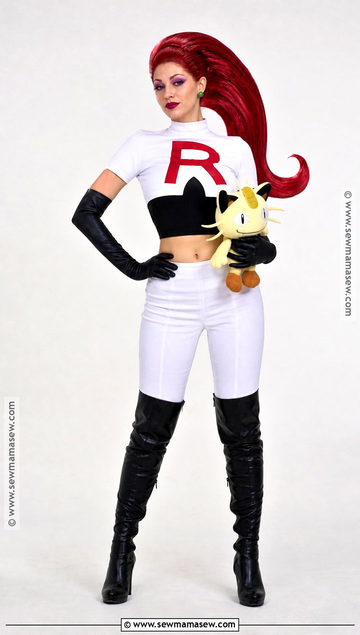 Jessie Cosplay With White Shirt And Red Wig - 35 simple cosplay ideas