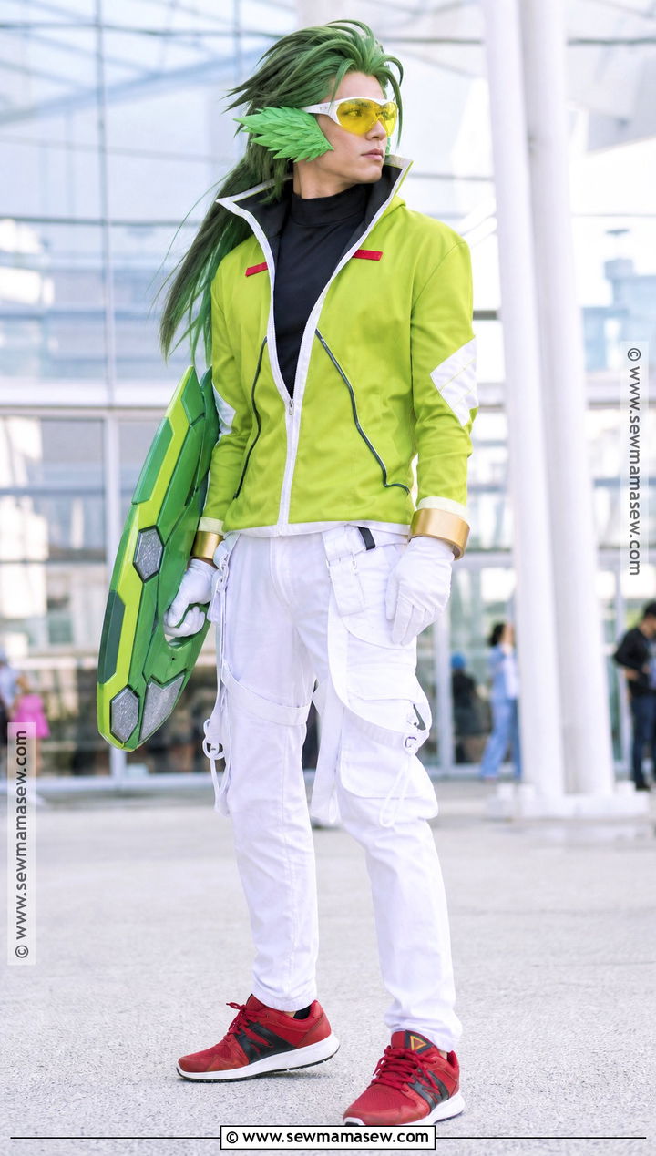 Jet The Hawk Cosplay With Green Racing Gear - 40 sonic cosplay ideas