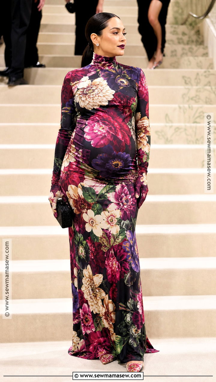 Kourtney Kardashian Maternity Met Gala Costume - 30 kardashian halloween costume ideas