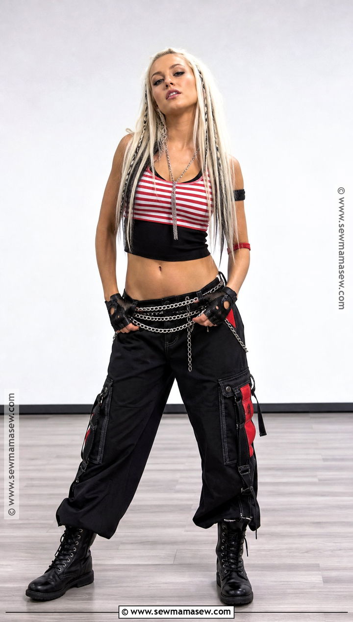 Kylie Jenner Christina Aguilera Costume - 30 iconic celebrity halloween costumes