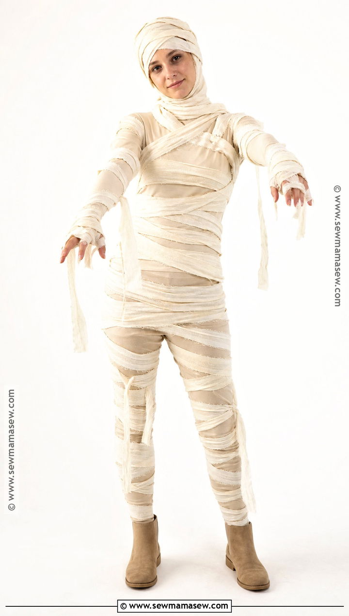 Mummy Costume With Layered Fabric - 30 Halloween Dress Up Ideas