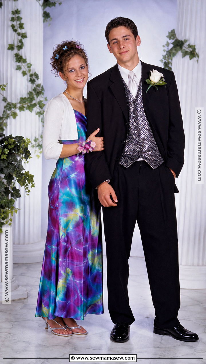 Nineties Prom Couple Costume - 40 creative couples costumes