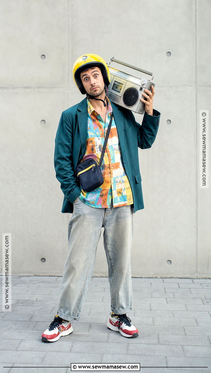 PK Yellow Helmet Cosplay - 30 Bollywood Cosplay Ideas