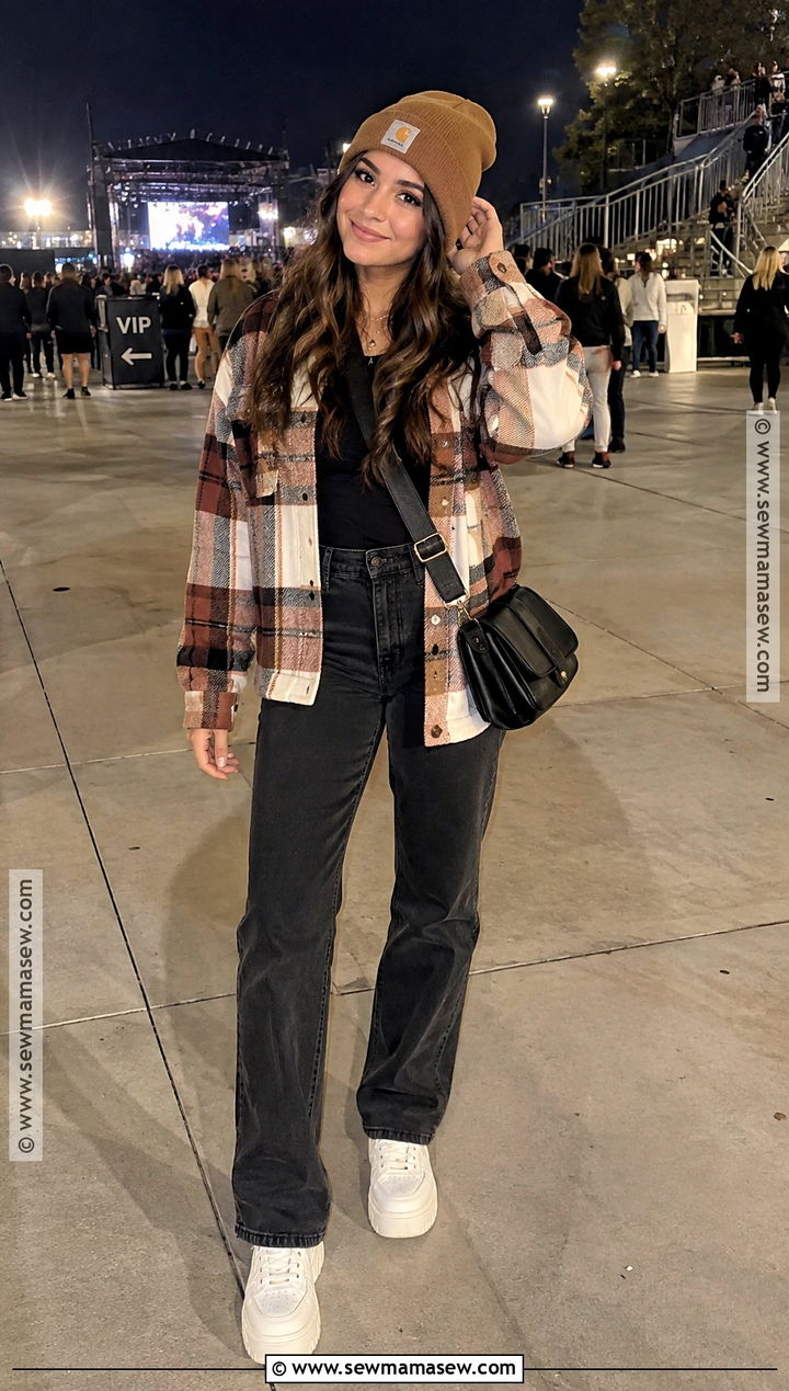 Plaid Shacket Bodysuit Black Jeans Concert Outfit - 15 Fall Concert Outfit Night Outside Ideas