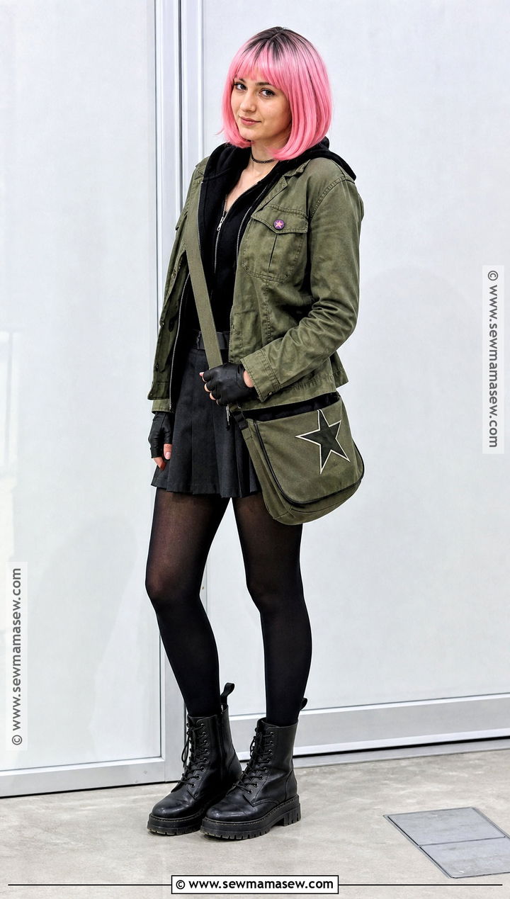 Ramona Flowers Pink Hair Cosplay - 30 Scott Pilgrim Cosplay Ideas
