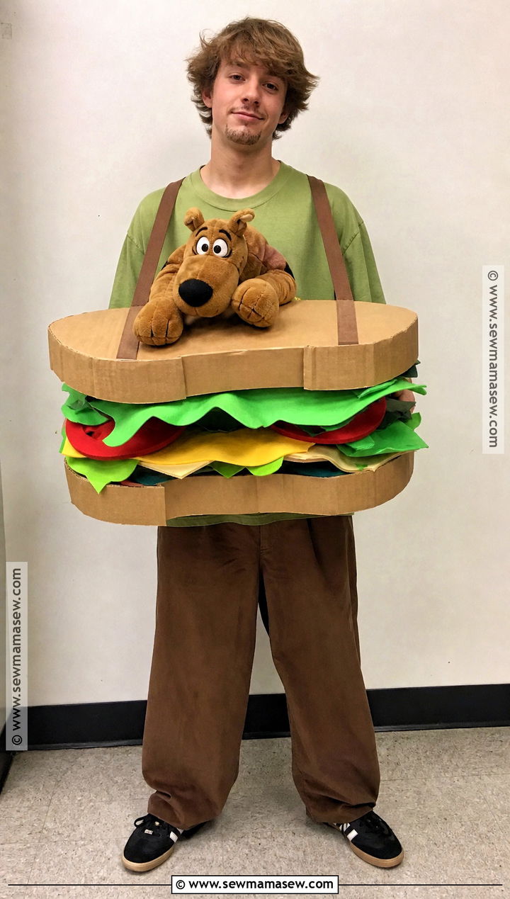 Shaggy Costume - 40 halloween costumes for teens