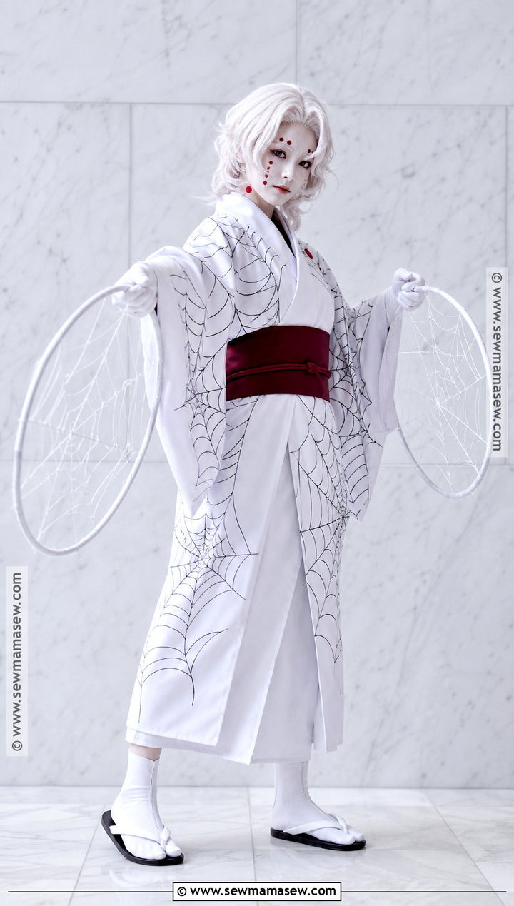 Spider Thread Rui Cosplay With Handheld Web Prop - 30 rui cosplay ideas