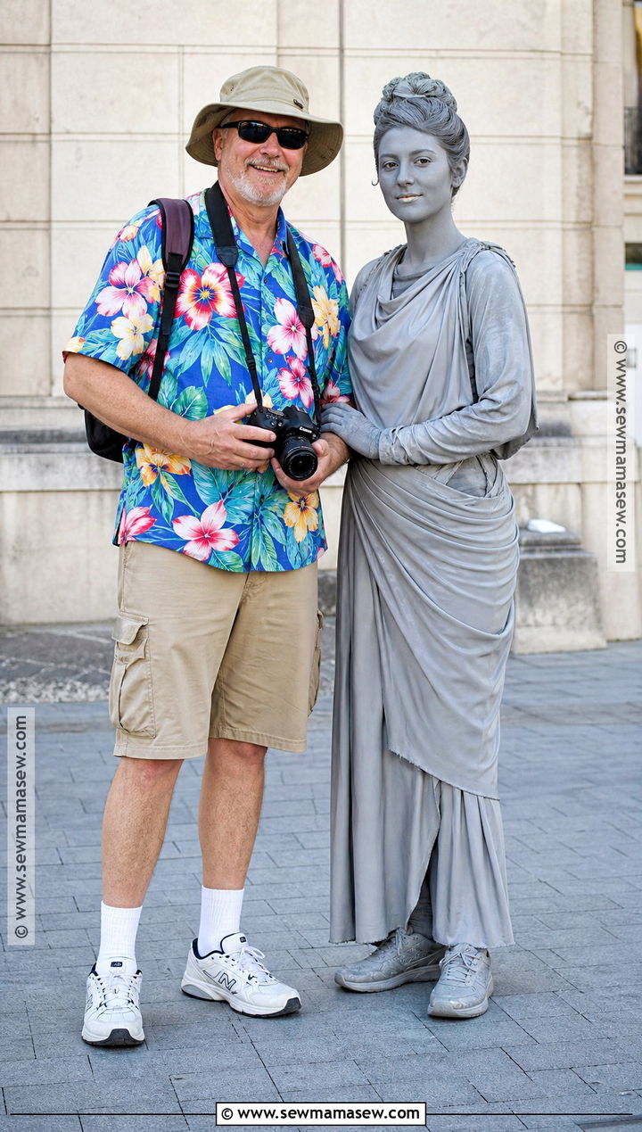 Tourist And Statue Couple Costume - 40 couple costume ideas